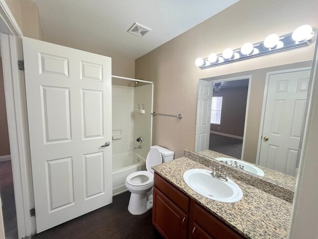 Building Photo - 2 bed 2 bath 2nd floor condo unit in gated community w/pool and amenities