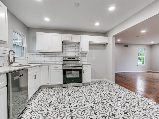 Building Photo - 1429 Casady Ln