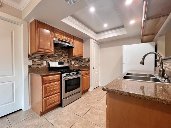 Building Photo - 605 Luther Dr