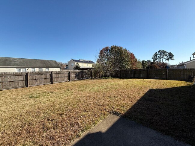 Building Photo - Charming 3BD, 2BA Fuquay-Varina Home with ...