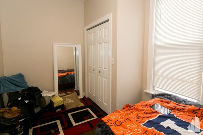 Building Photo - 2506 W Argyle St