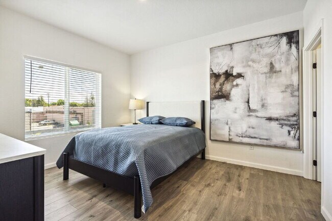 Building Photo - 6480 Stockton Blvd