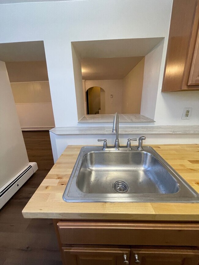 Building Photo - 17 Liberty St WH