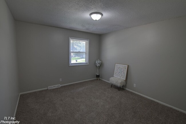 Building Photo - WELCOME HOME!