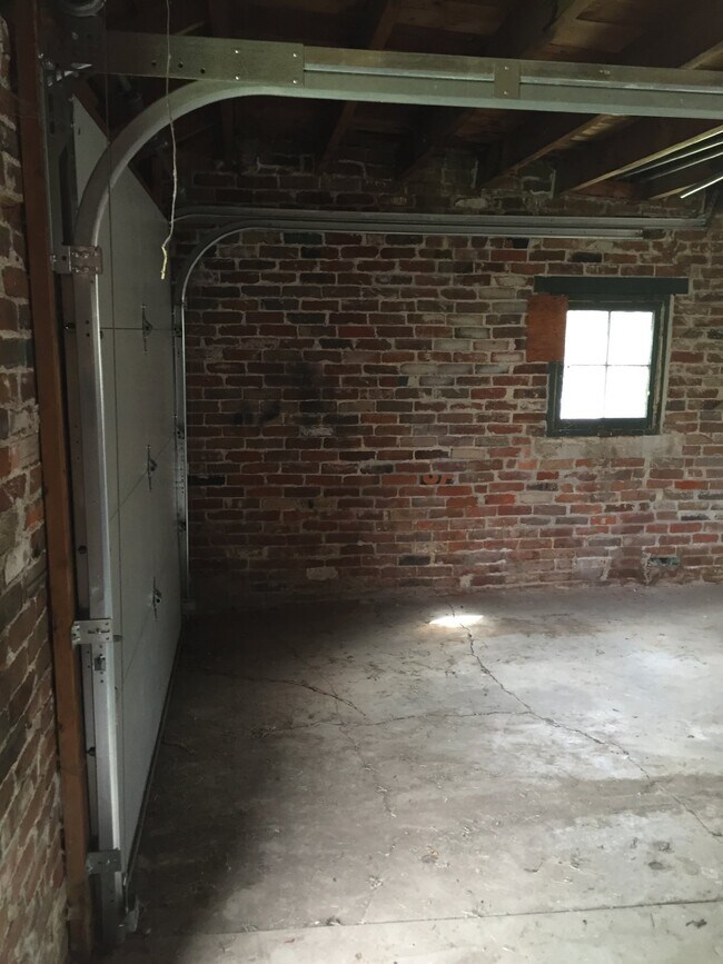 Building Photo - Ranch House for Rent