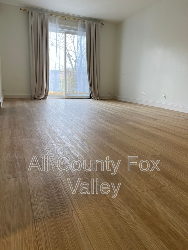 Building Photo - 174 S Waters Edge Dr