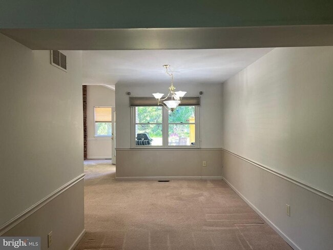 Building Photo - 3576 Windridge Dr