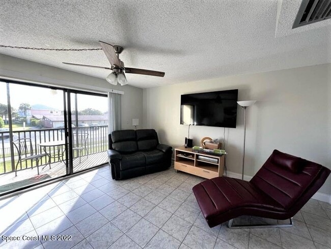 Building Photo - 7101 Ridgewood Ave