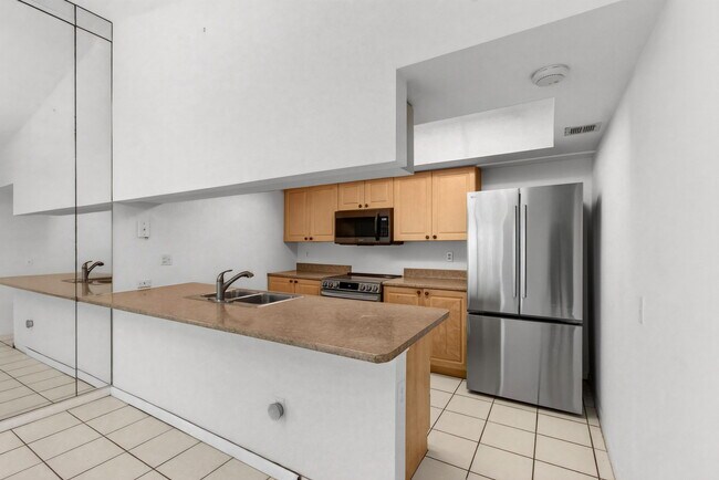 Building Photo - 179 Waterside Dr