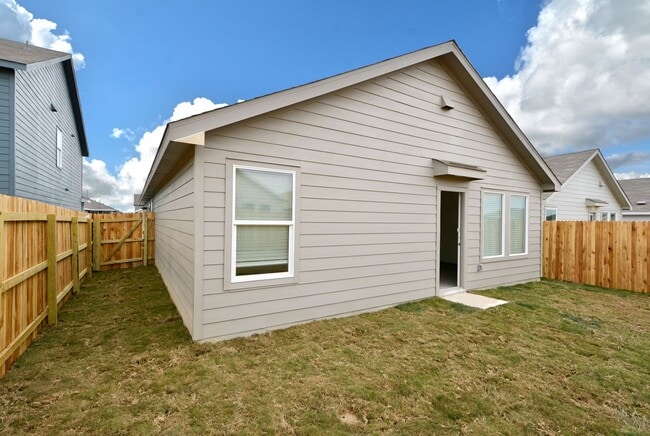 Building Photo - 768 Grey Dove Trl