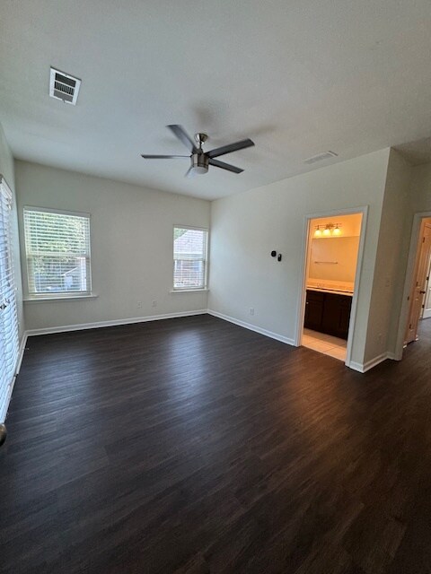Main bedroom - 2042 Bolton Rd NW