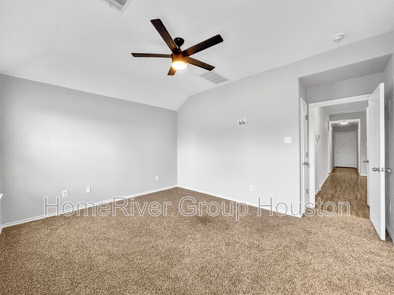 Building Photo - 4311 Amaryllis Ave