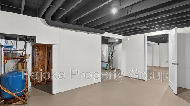 Building Photo - 3582 N Milford Rd