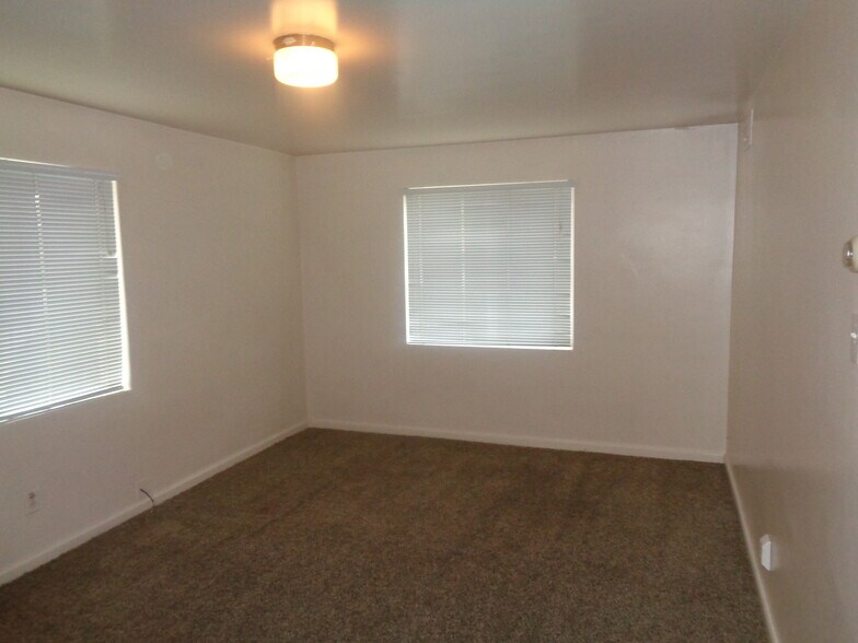 Building Photo - 1029 S 400 E