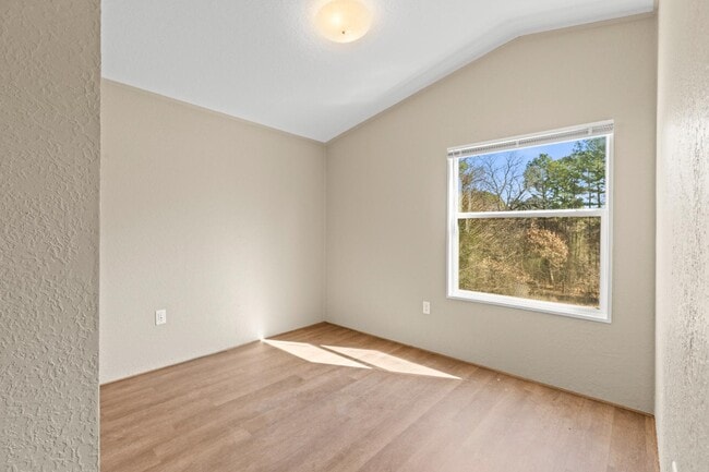 Building Photo - 15843 Country Way