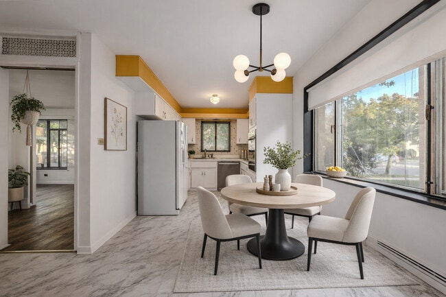 Building Photo - 2531 W Howard St