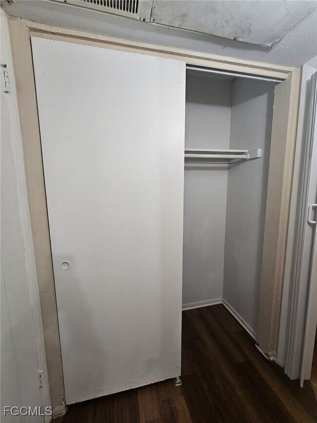 Building Photo - 2875 Winkler Ave