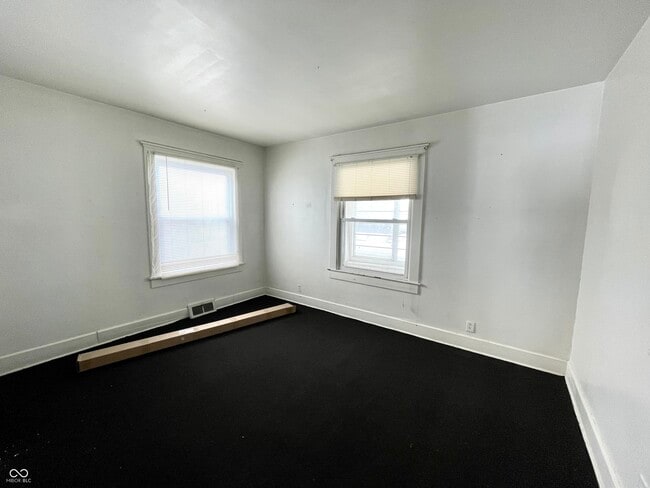 Building Photo - 501 N Alameda Ave