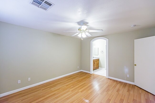 Building Photo - 1 Story home located in Southern Highlands.