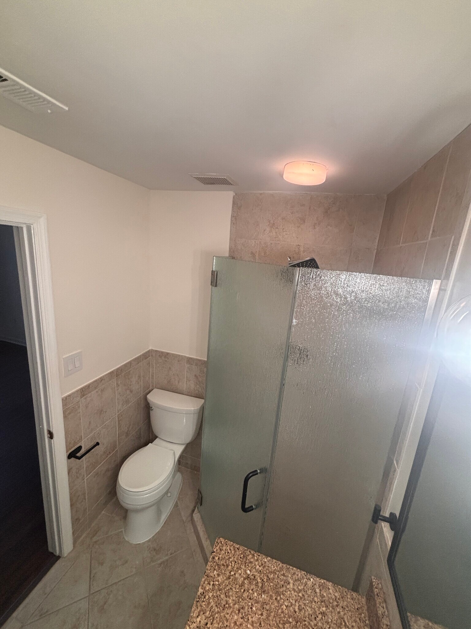 Building Photo - 6911 Victoria Dr