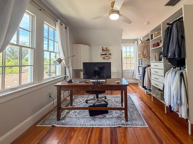 Building Photo - Luxury Historic Home Near UF | Fully Renovated 3BR/2BA with Private Yard & Premium Finishes