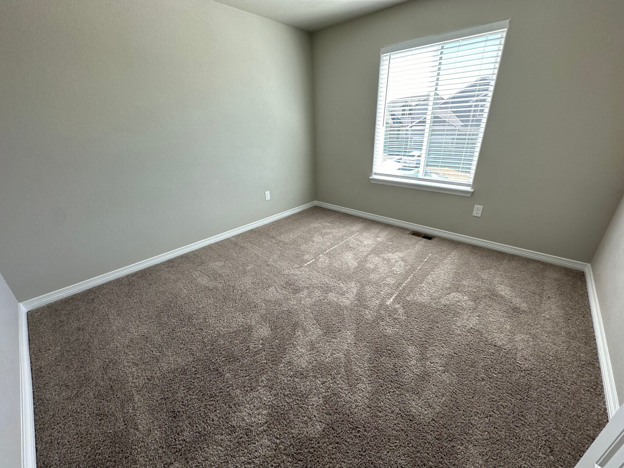 Building Photo - 9960 Castor Dr