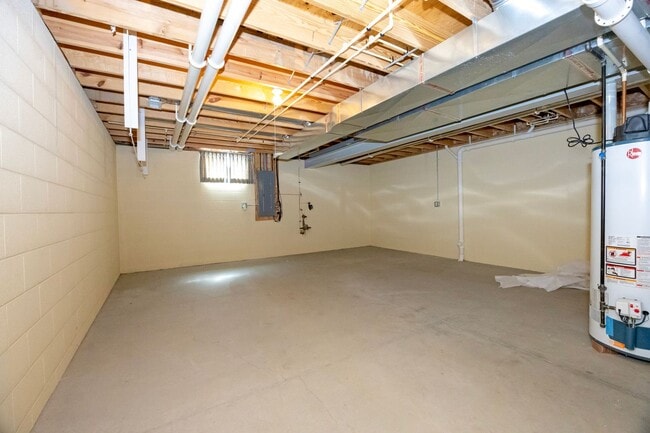 Building Photo - 2373 Canterbury Ln