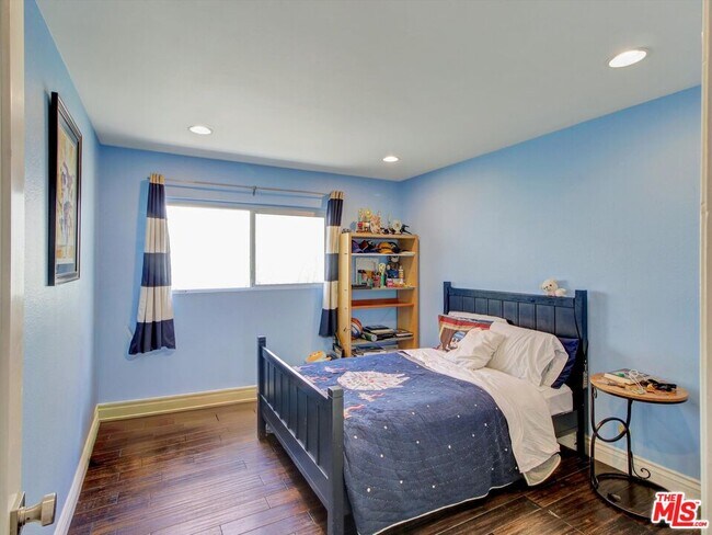 Building Photo - 6763 Radlock Ave