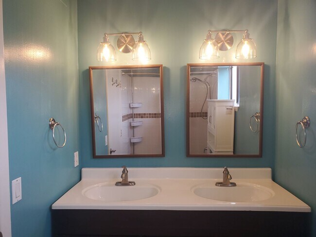 Building Photo - 6780 Mission Gorge Rd