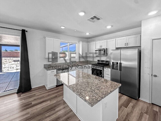 Building Photo - 15739 Yosemite St