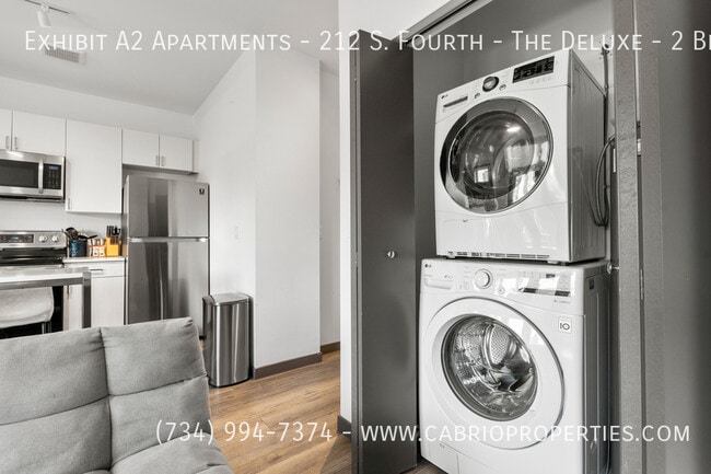 Building Photo - Exhibit A2 Apartments - 212 S. Fourth -The Deluxe - 2 Bed/1 Bath