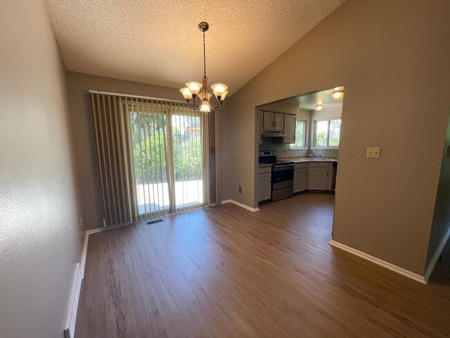 Building Photo - 4425 Hollyhock St