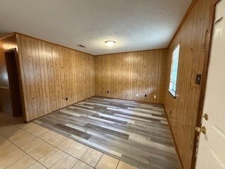 Building Photo - 46106 N Coburn Rd