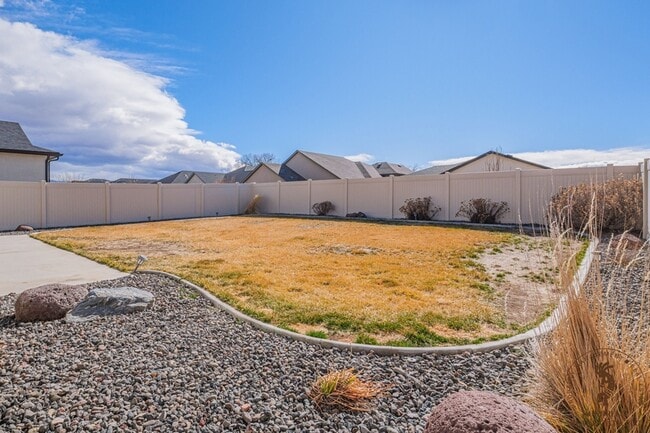 Building Photo - 2465 Apex Ave