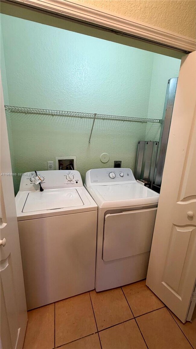 Building Photo - 13272 Old Biscayne Dr