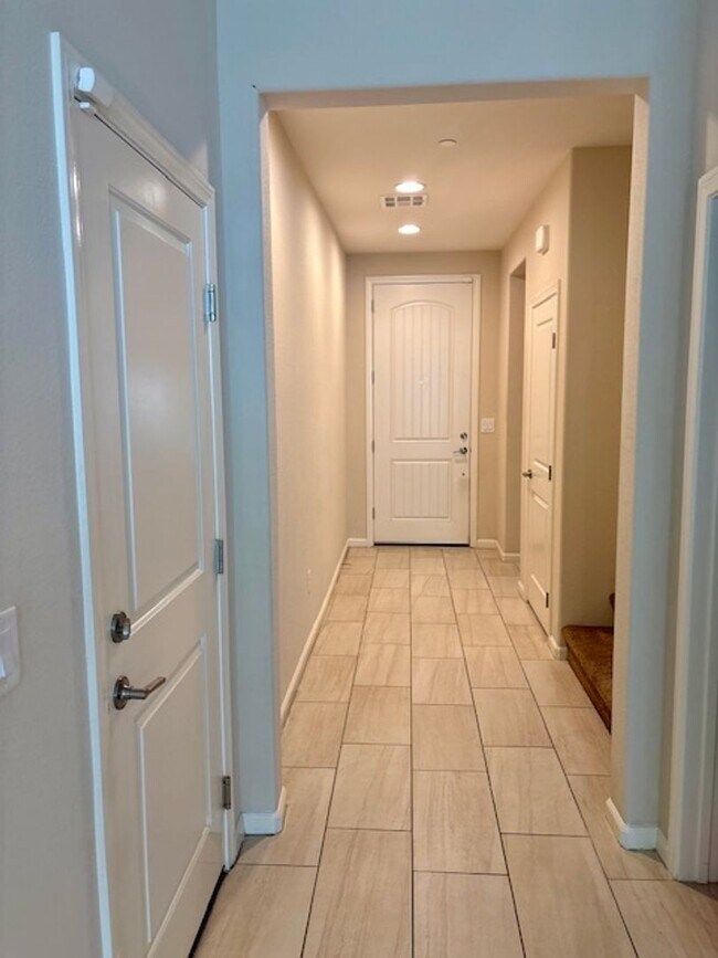 Building Photo - Beautiful two-story home in Inspirada with...