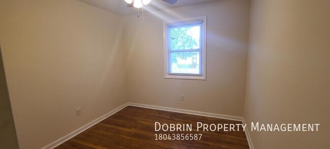 Building Photo - Renovated 4BD with BAR: CLOSE TO VCU