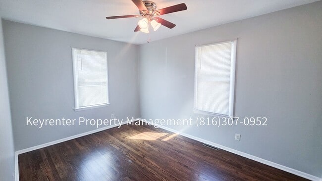 Building Photo - 4 bedroom 1.5 bath