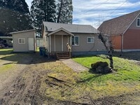 Building Photo - Freshly updated 2 bed, 1 bath house in Lowell