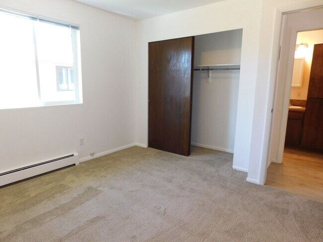 Building Photo - 3292 Lombardy Ln