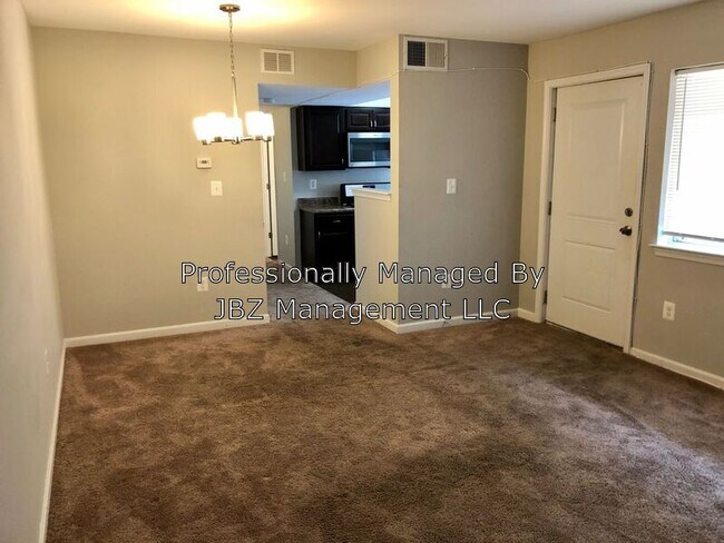 Building Photo - 1625 Ingleside Ave