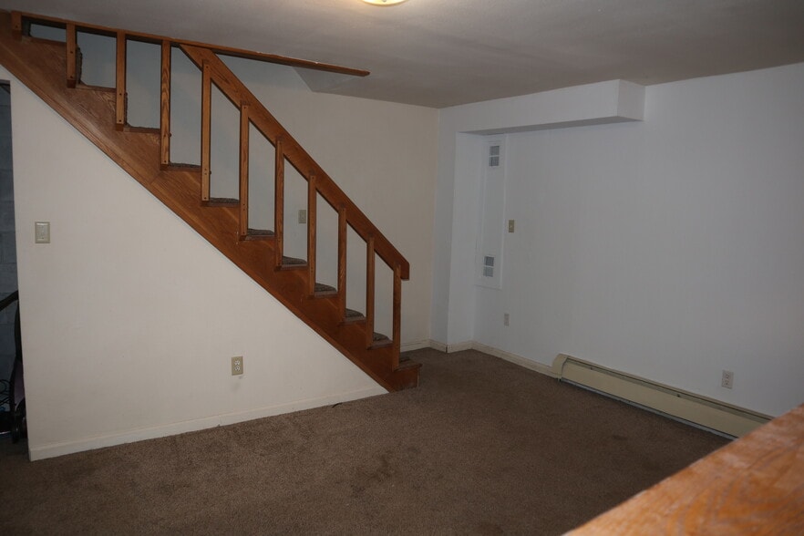 Building Photo - 228 3rd St