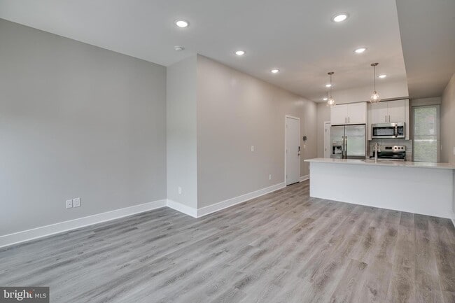 Building Photo - 2017 N College Ave