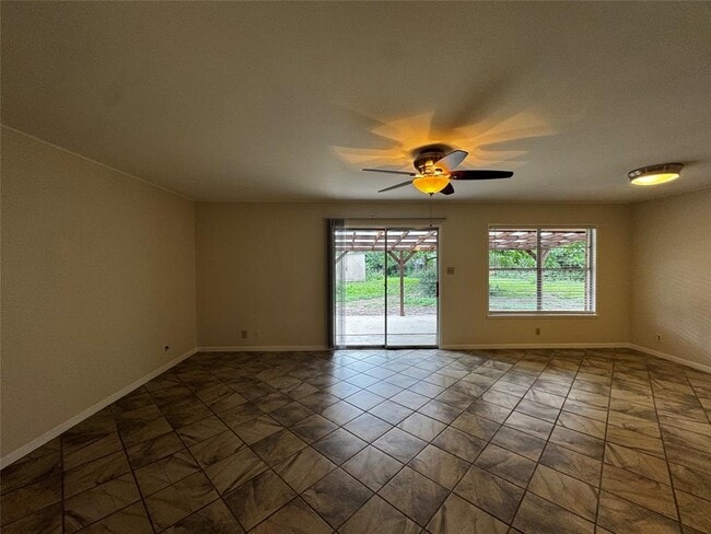 Building Photo - 5806 Coventry Ln