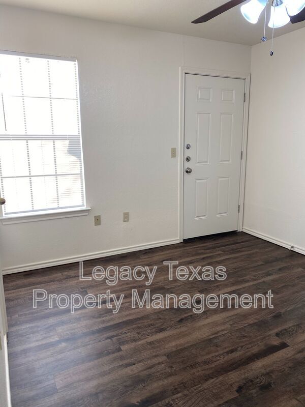 Building Photo - 1106 Williams Ave