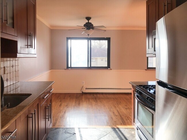 Building Photo - 401 Hwy 22 B31 U7