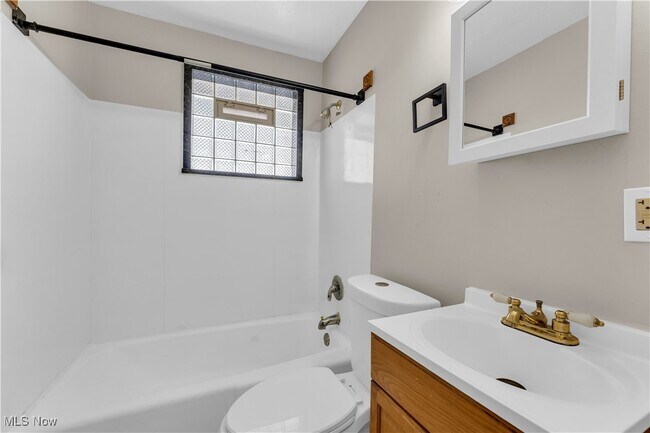 Building Photo - 17604 Mapleboro Ave