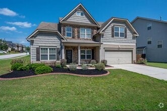 Building Photo - Stunning 4/3 Available Now!