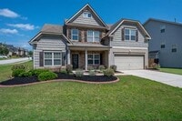 Building Photo - Stunning 4/3 Available Now!