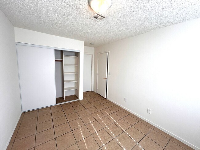 Building Photo - 6217 Yerba Ln